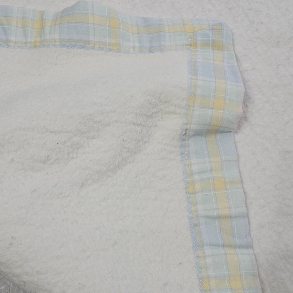 Quiltex Baby Blanket Mouse Medallion white acrylic with pastel colors vtg 50" lo - Picture 3 of 9